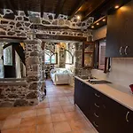 Plousiadi΄s Stone House Paloi