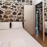 Plousiadi΄s Stone House Апартаменты *