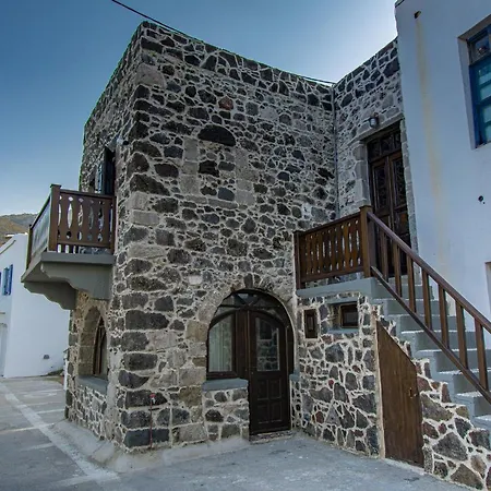 Plousiadi΄s Stone House Paloi