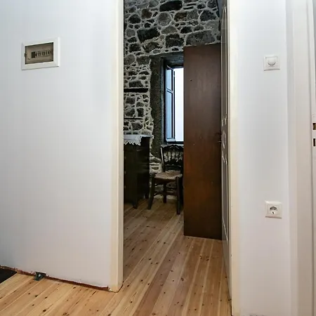 Plousiadi΄s Stone House Apartamento *